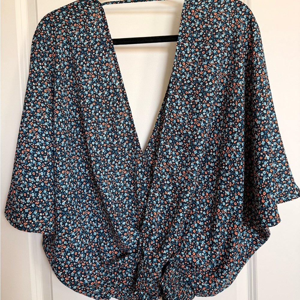 NWOT Floral Kimono Sleeve Top